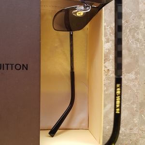 Gorgeous LOUIS VUITTON GLASSES